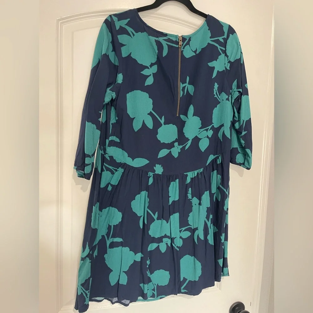 Blue and Teal Floral Dress. Size Large - Picture 4 of 8